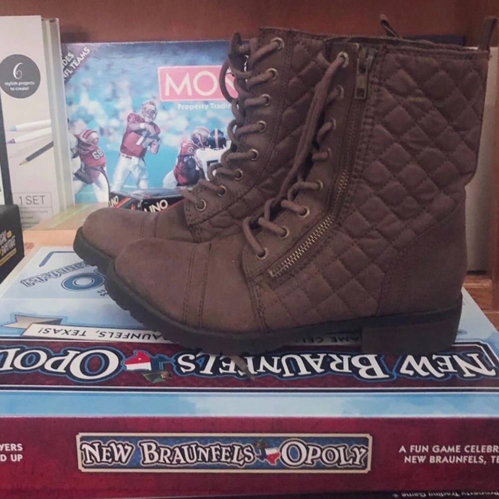 Lace up combat boots, beautiful neutral brown
